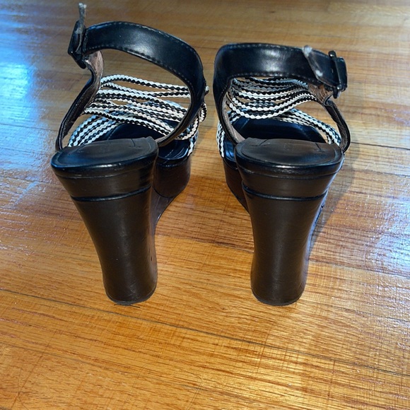 BCBGeneration Black & White Wedges - Picture 3 of 12